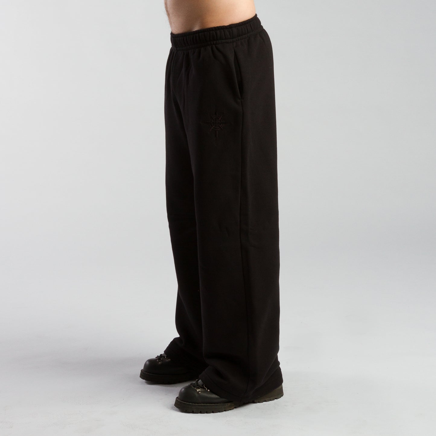 Colossal V2 pants black