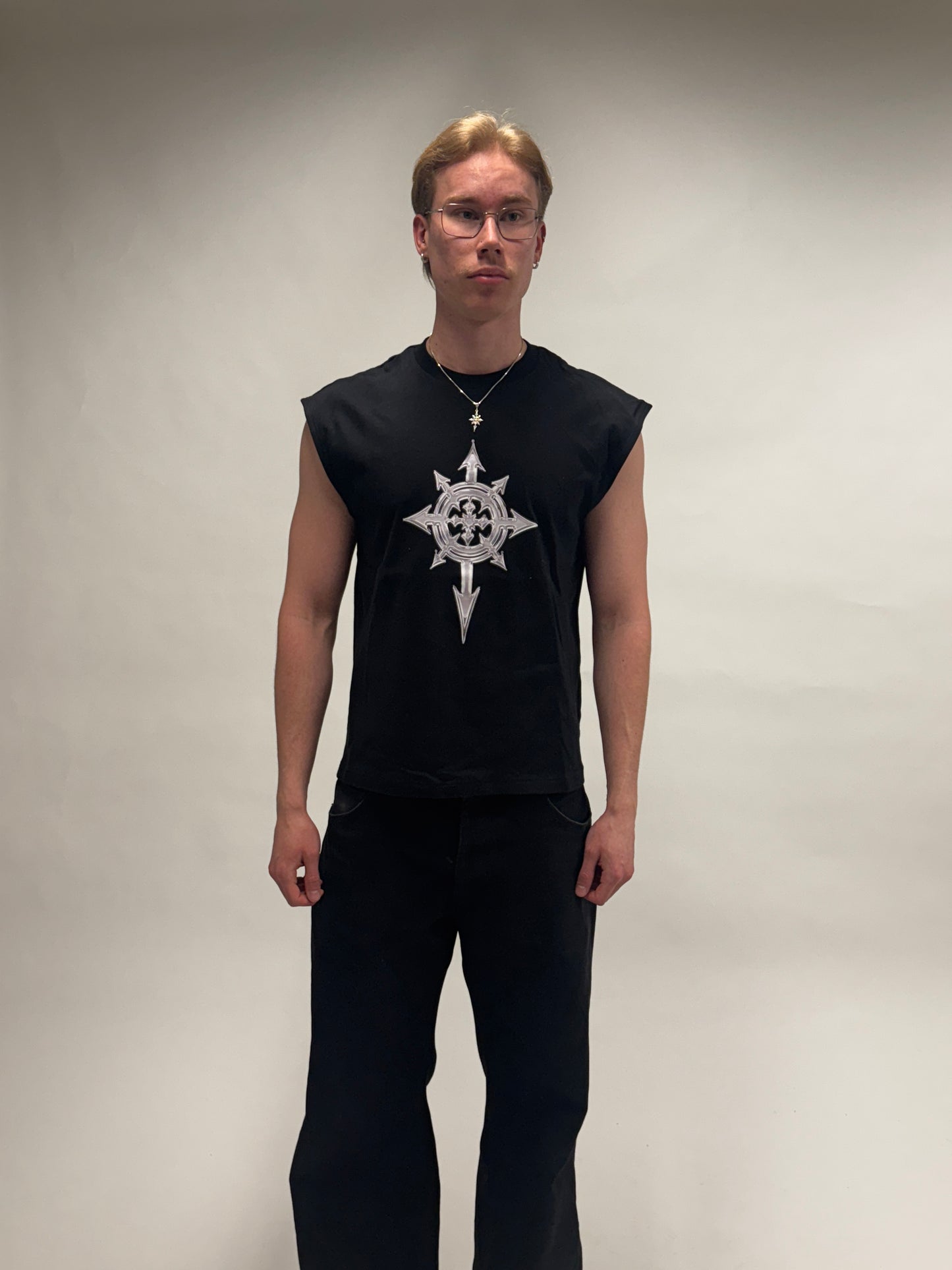 Chrome star Sleeveles Tee