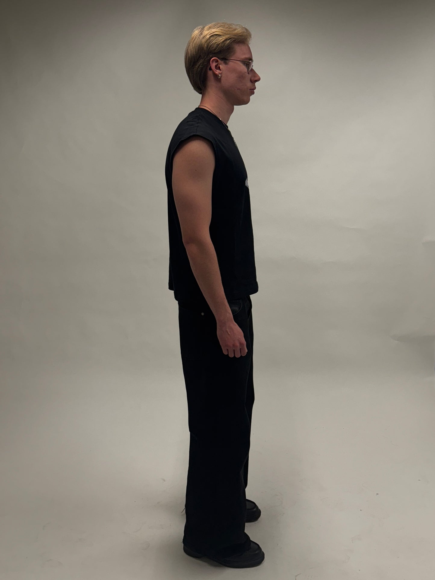 Chrome star Sleeveles Tee